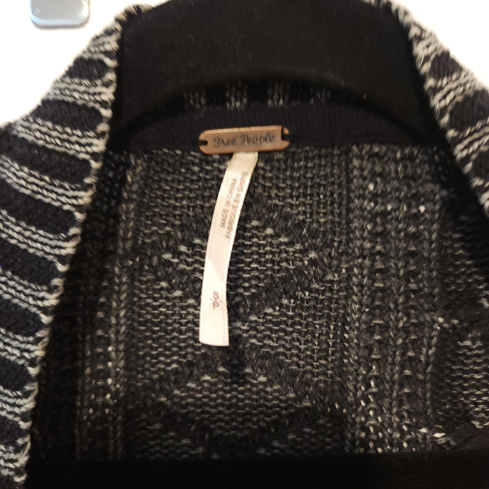 Free People Black and Gray Cardigan - Picture 5 of 6
